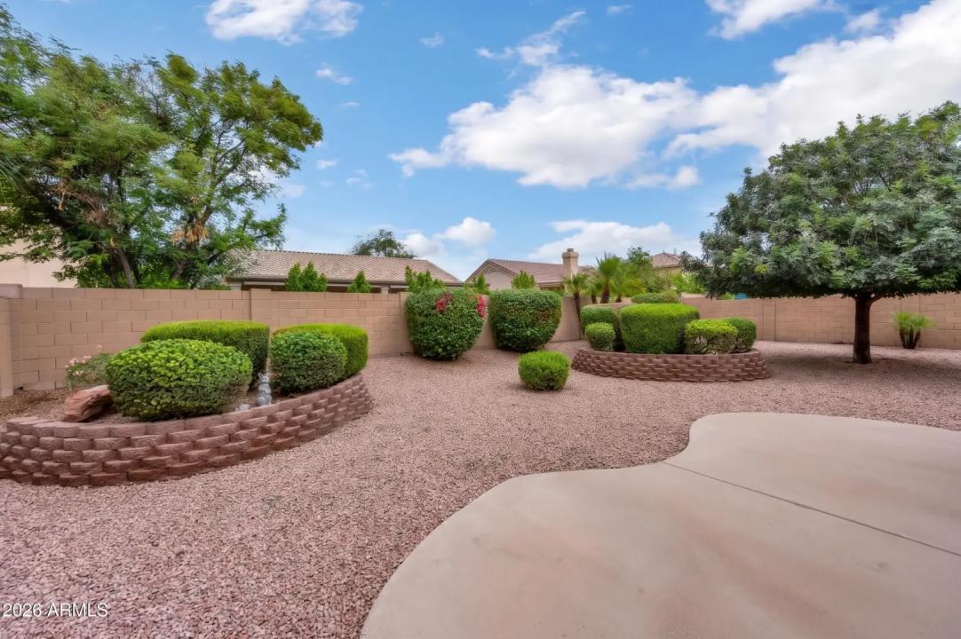 Real Estate Picture 25