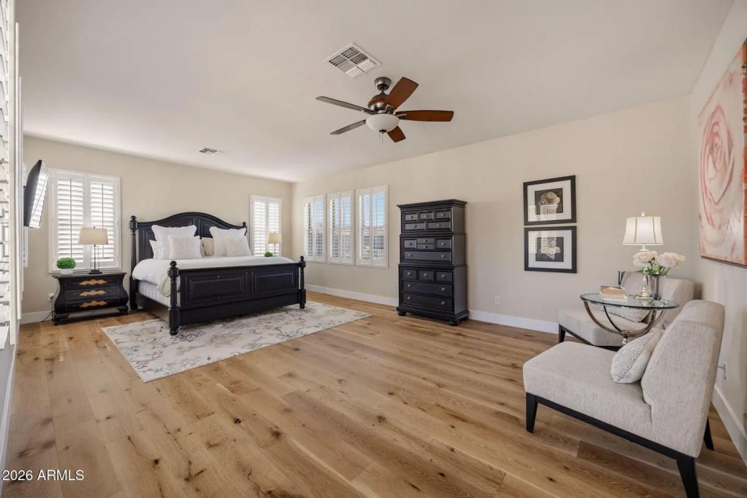 Real Estate Picture 3