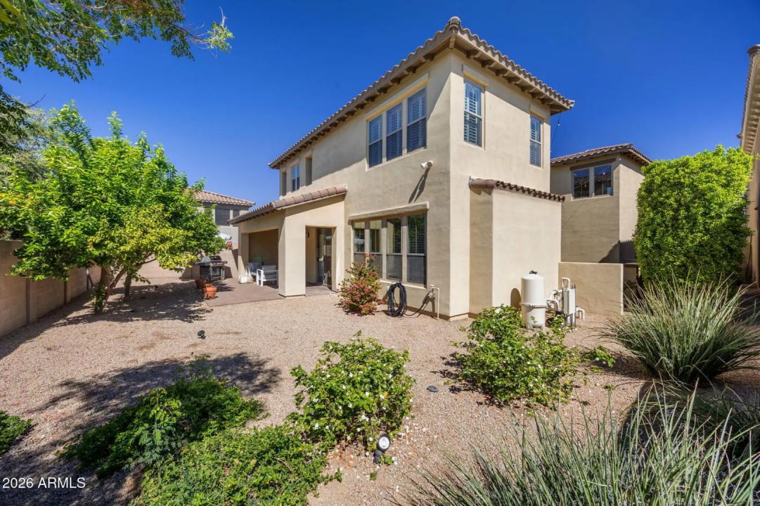 Real Estate Picture 4