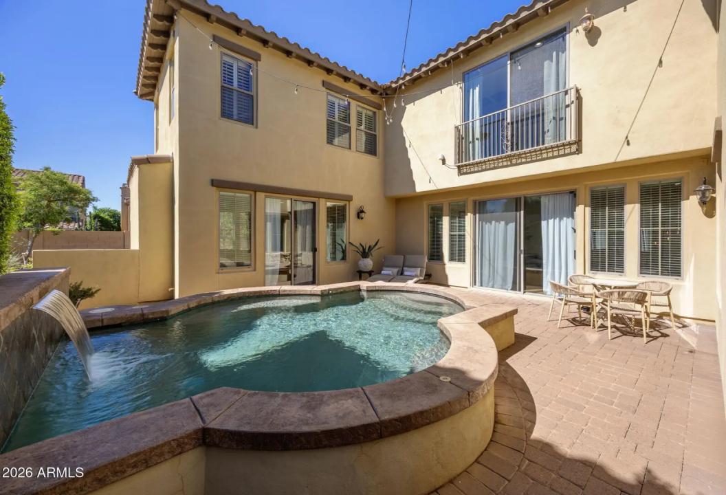 Real Estate Picture 5