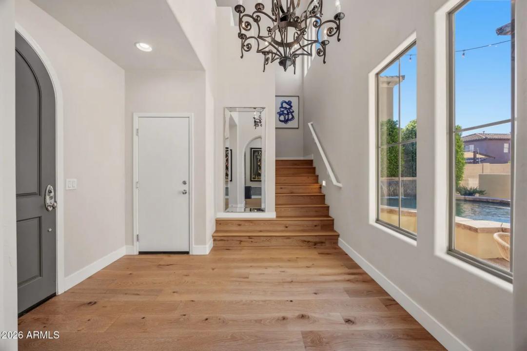 Real Estate Picture 7