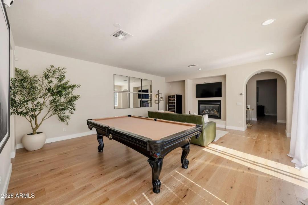 Real Estate Picture 8