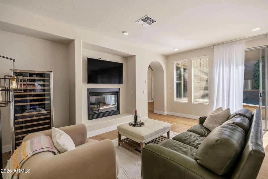 Real Estate Picture 9