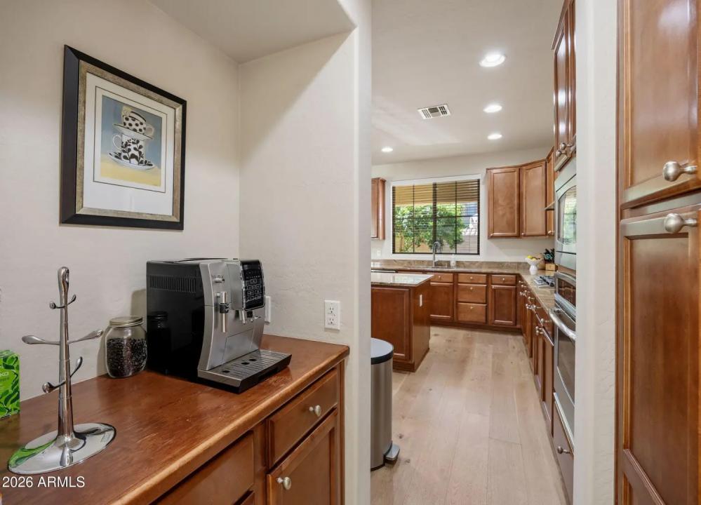 Real Estate Picture 15