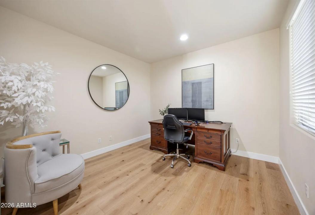 Real Estate Picture 17