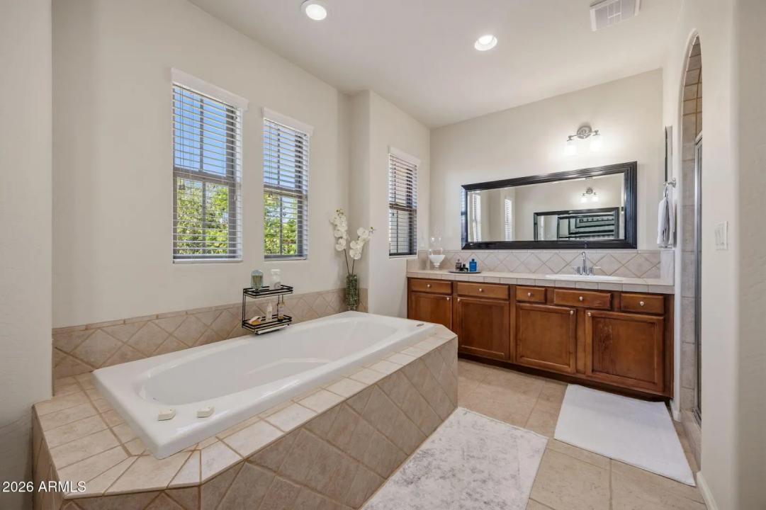 Real Estate Picture 25