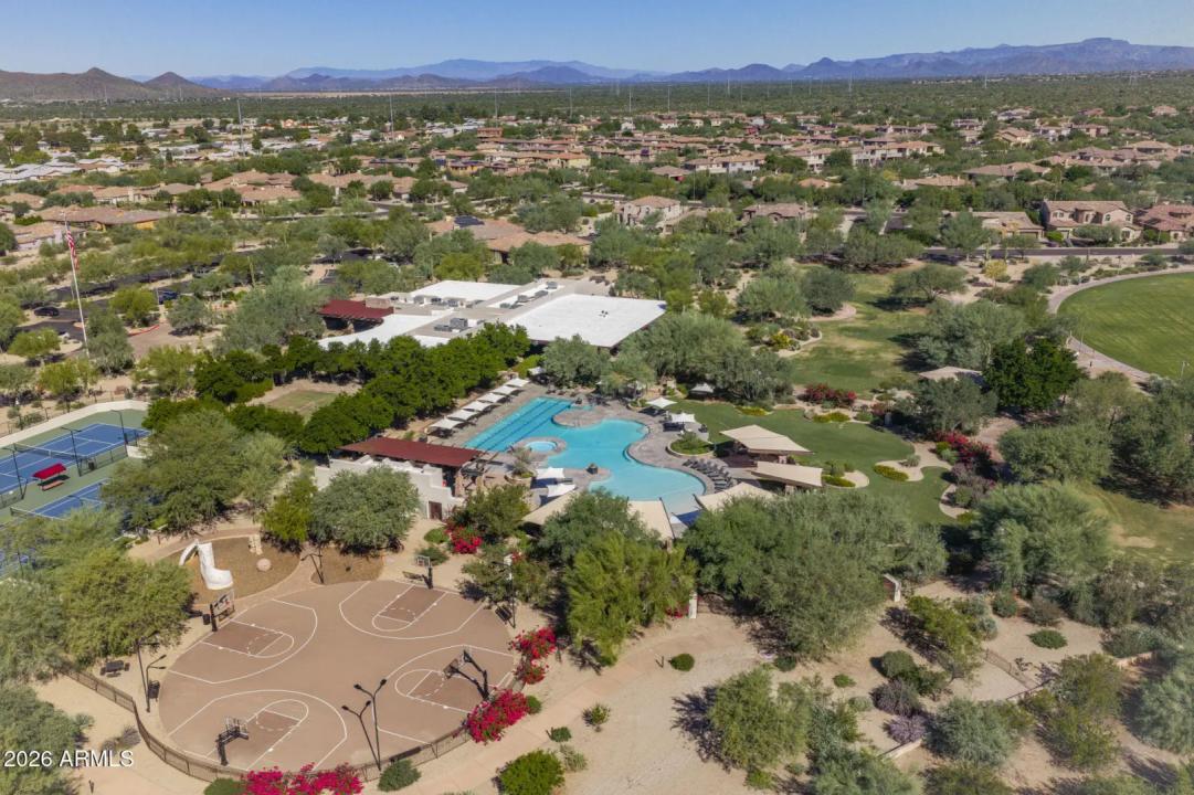 Real Estate Picture 40