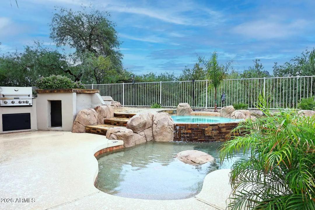 Real Estate Picture 6