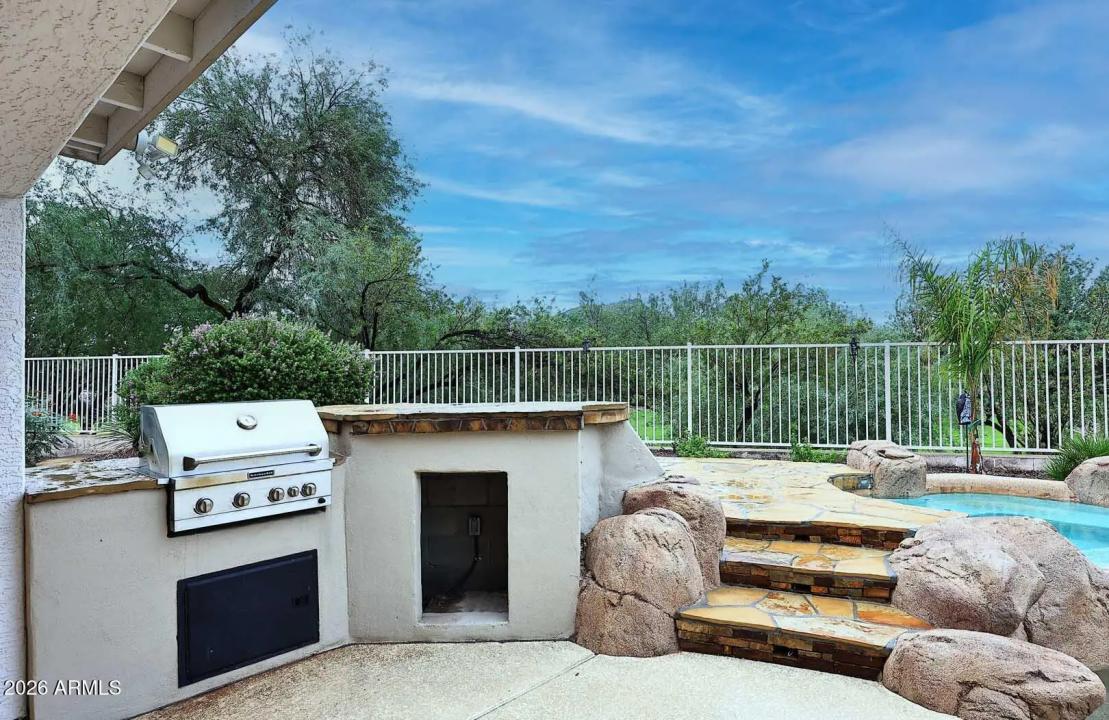 Real Estate Picture 7