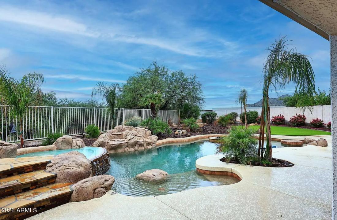 Real Estate Picture 5