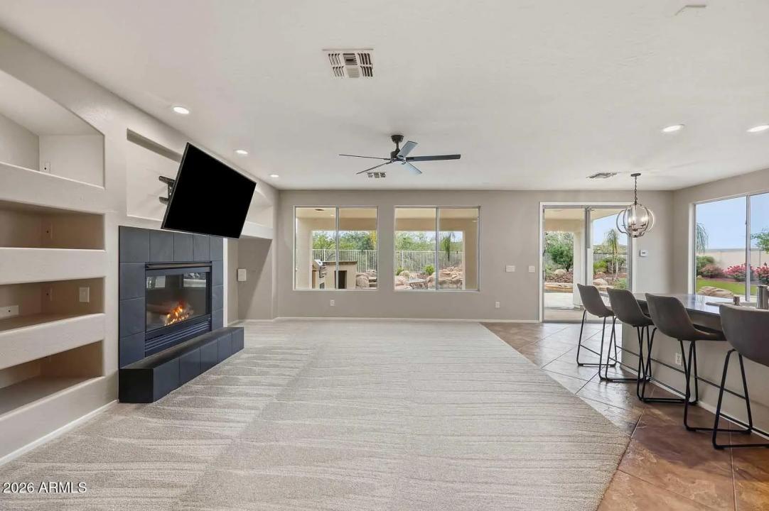 Real Estate Picture 11
