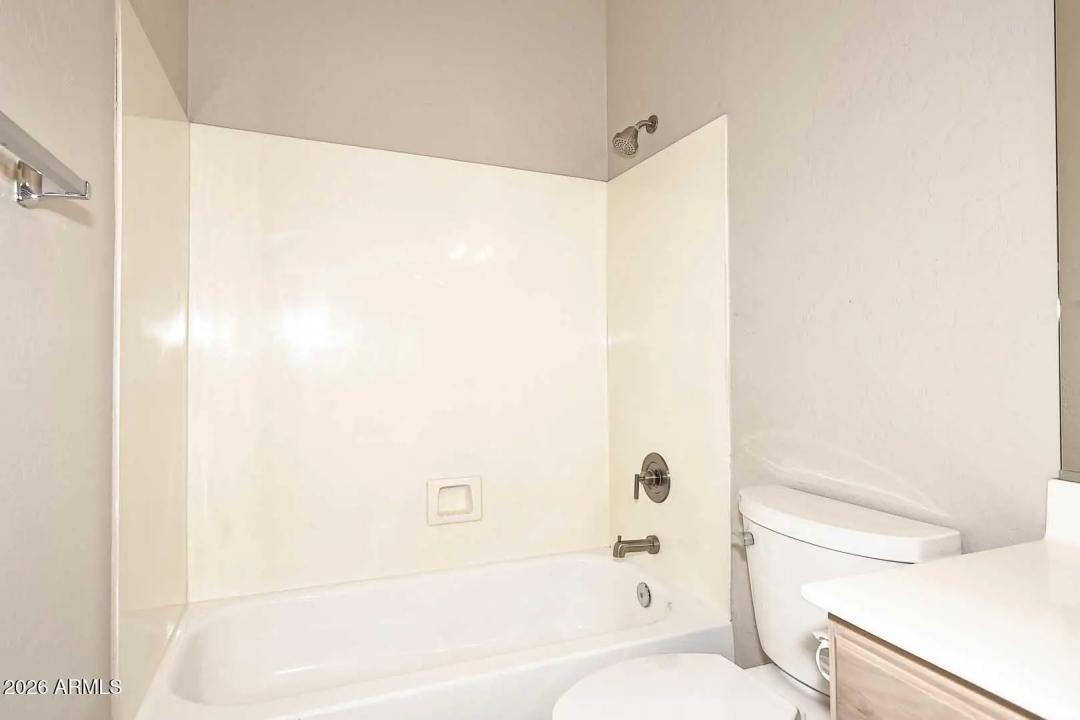 Real Estate Picture 32