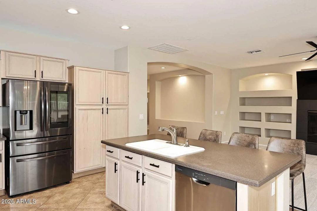 Real Estate Picture 17