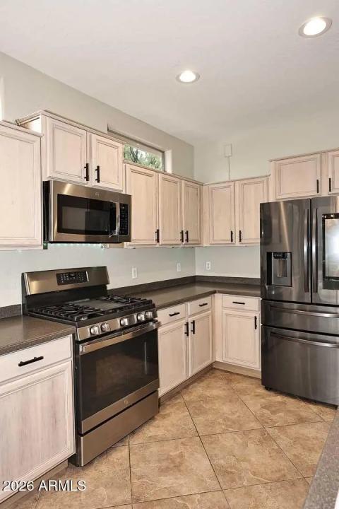 Real Estate Picture 18