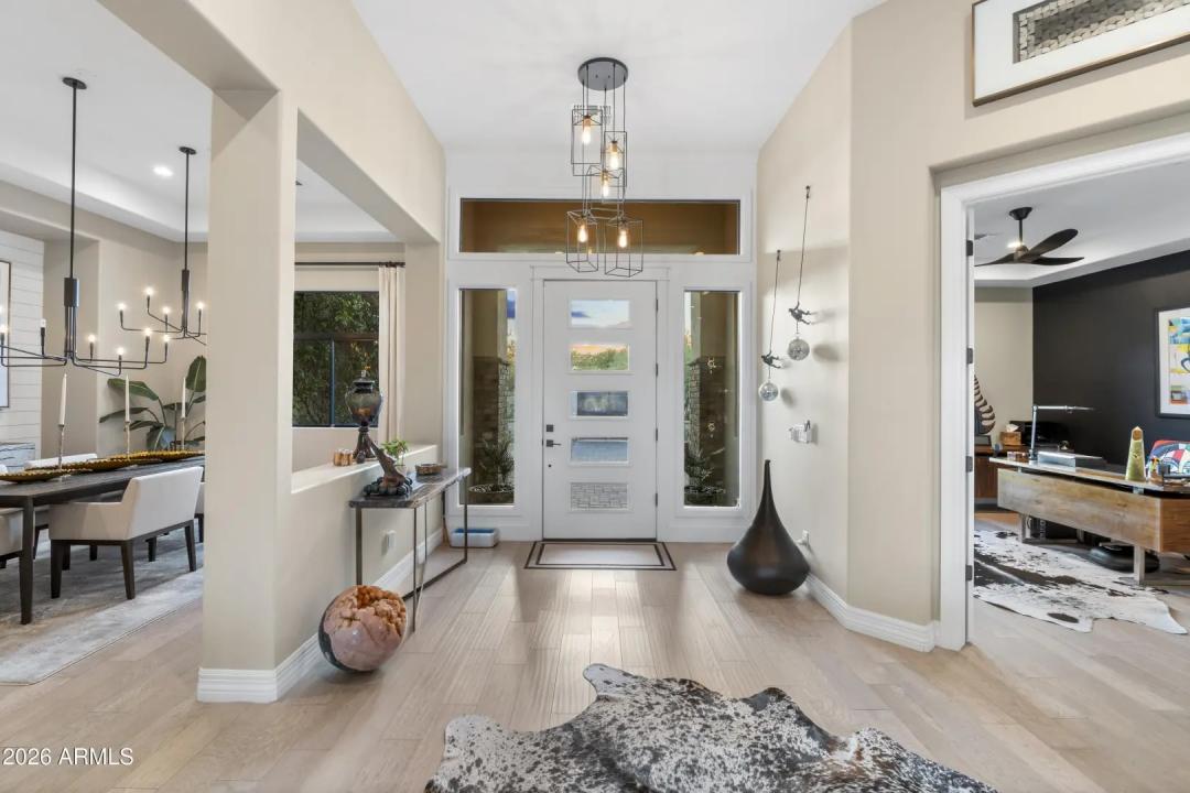 Real Estate Picture 4