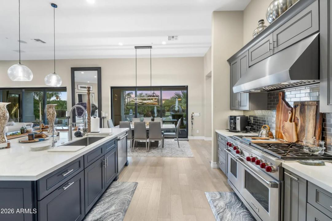 Real Estate Picture 8