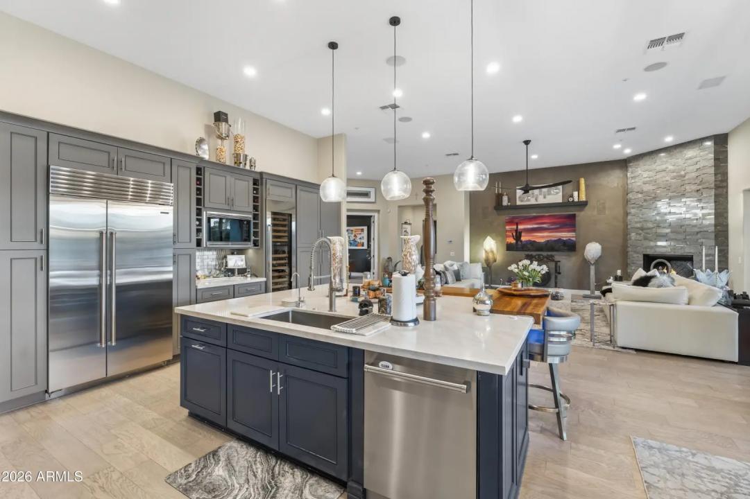 Real Estate Picture 9