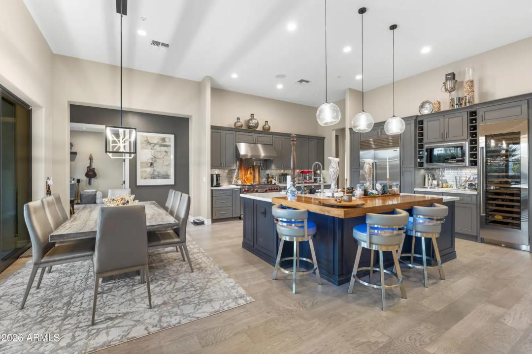 Real Estate Picture 11