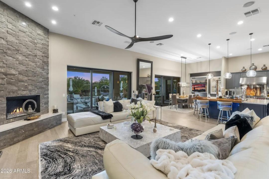 Real Estate Picture 14