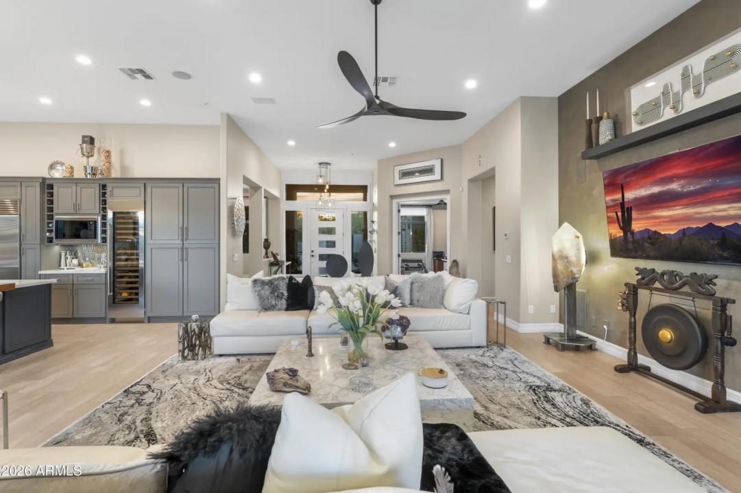 Real Estate Picture 15