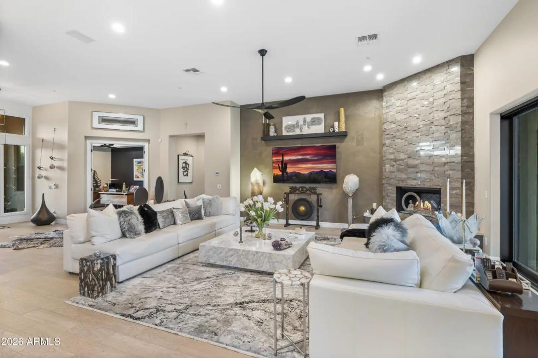 Real Estate Picture 16