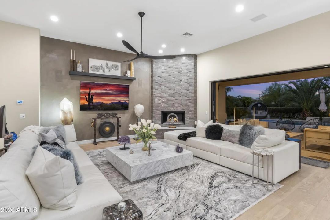 Real Estate Picture 17