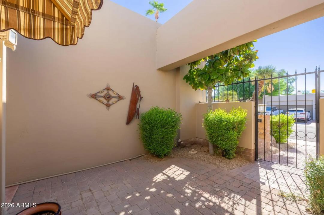 Real Estate Picture 5