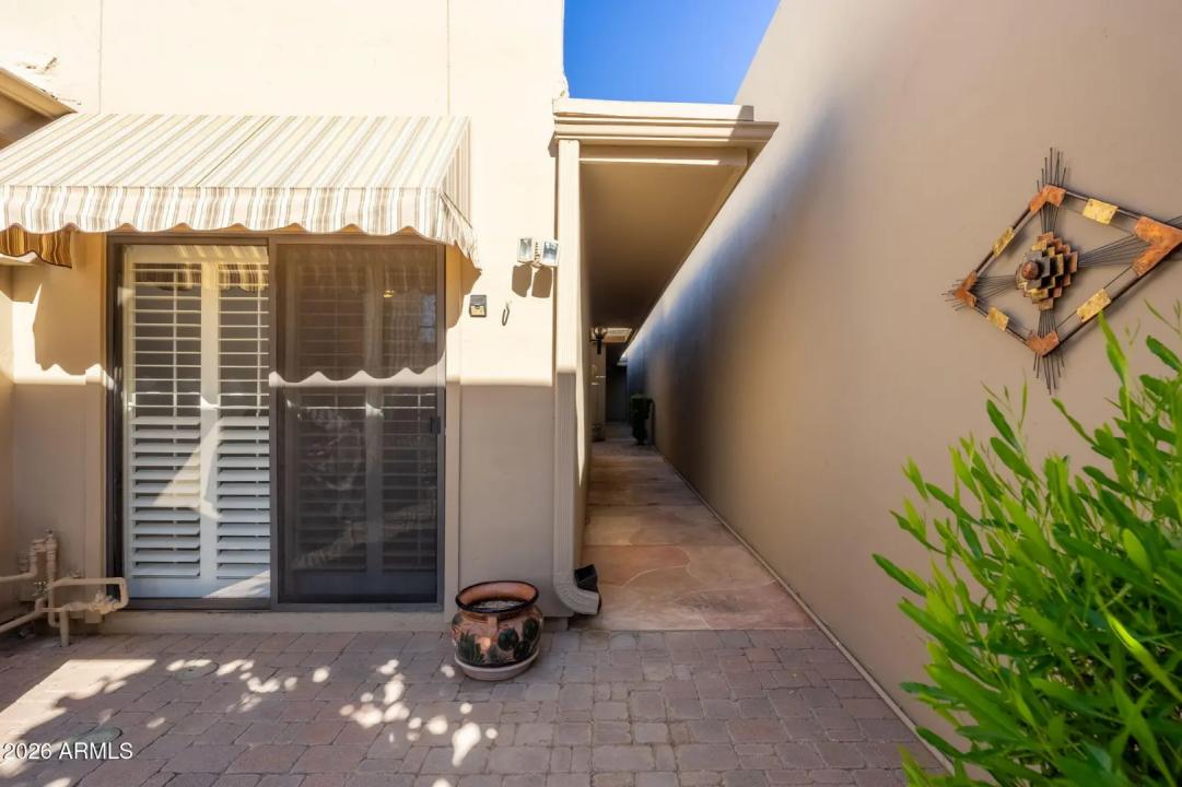 Real Estate Picture 7