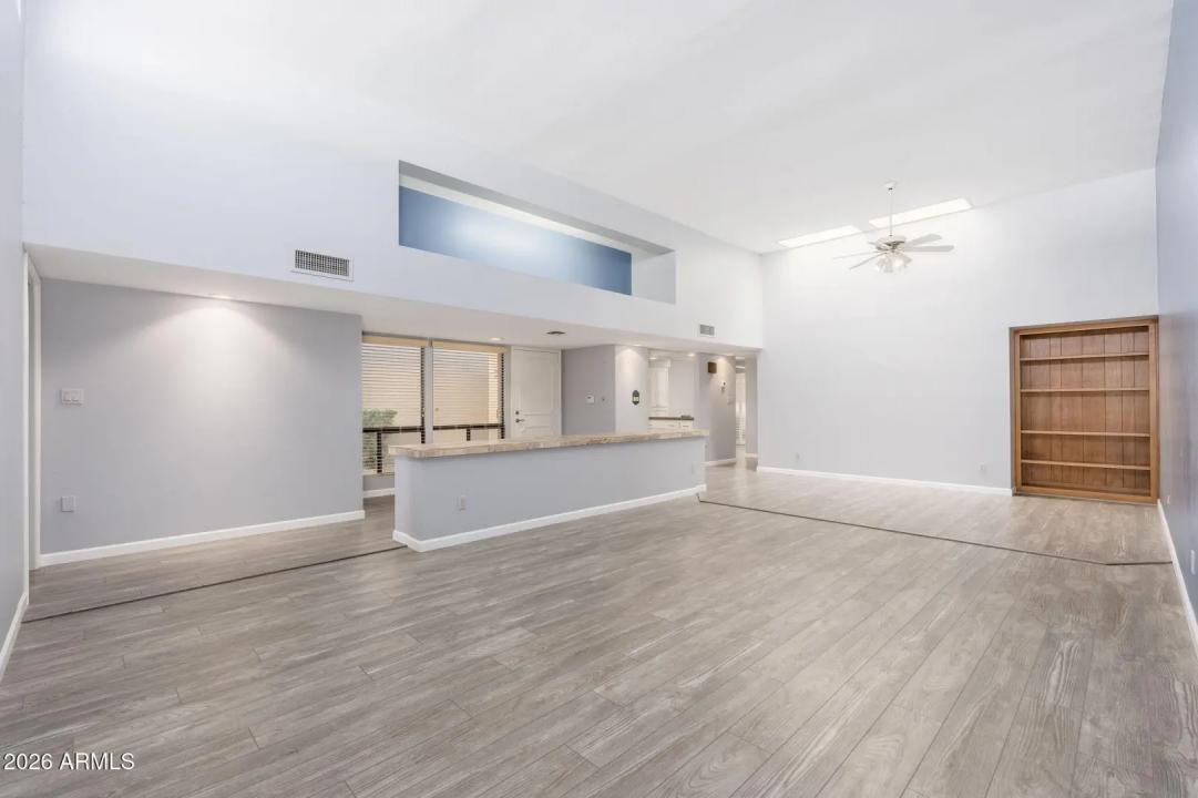 Real Estate Picture 13