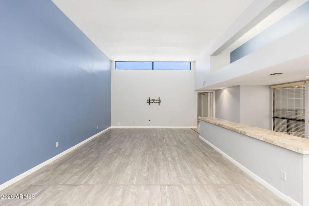 Real Estate Picture 14