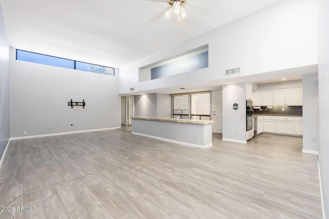 Real Estate Picture 16