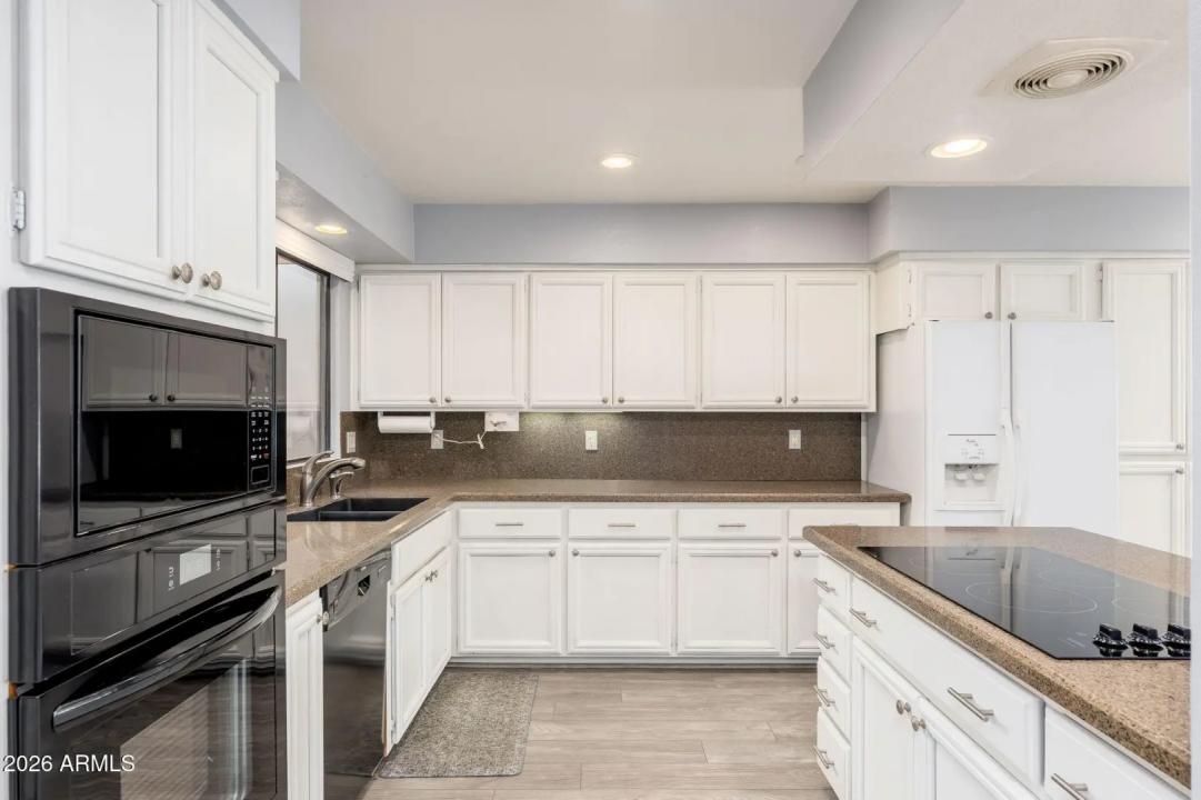Real Estate Picture 19