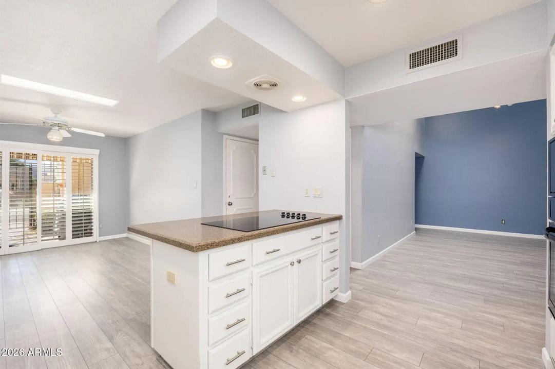 Real Estate Picture 17