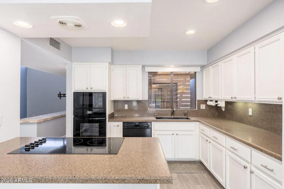 Real Estate Picture 21