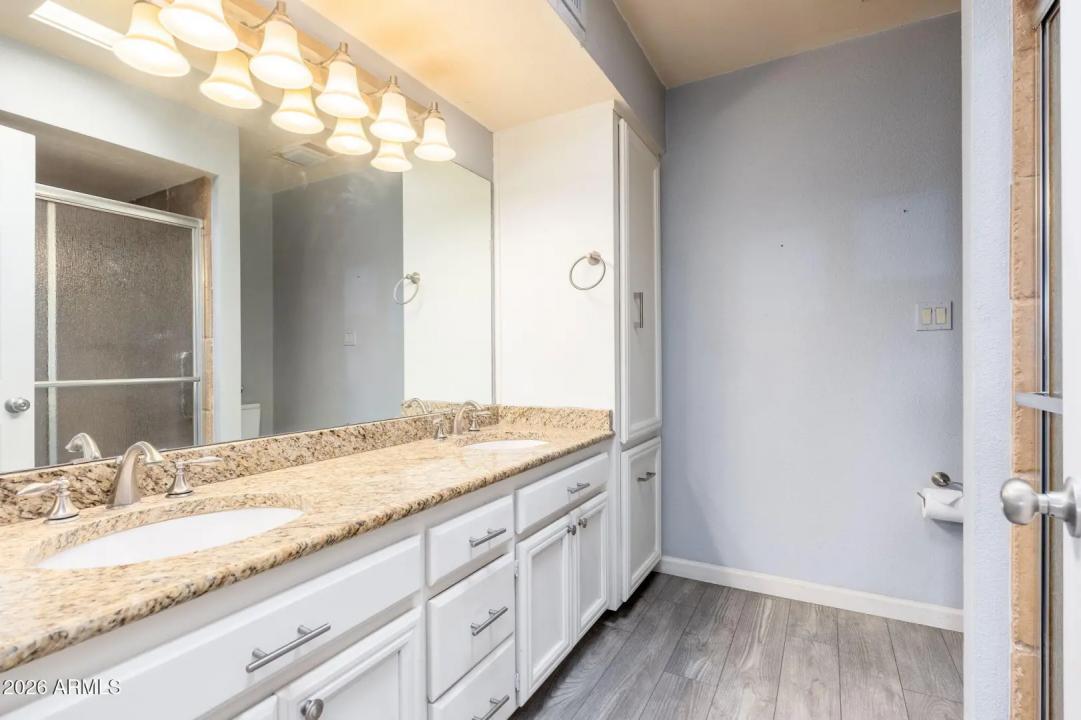 Real Estate Picture 34