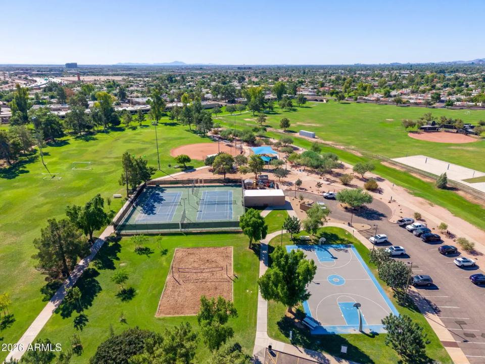 Real Estate Picture 43