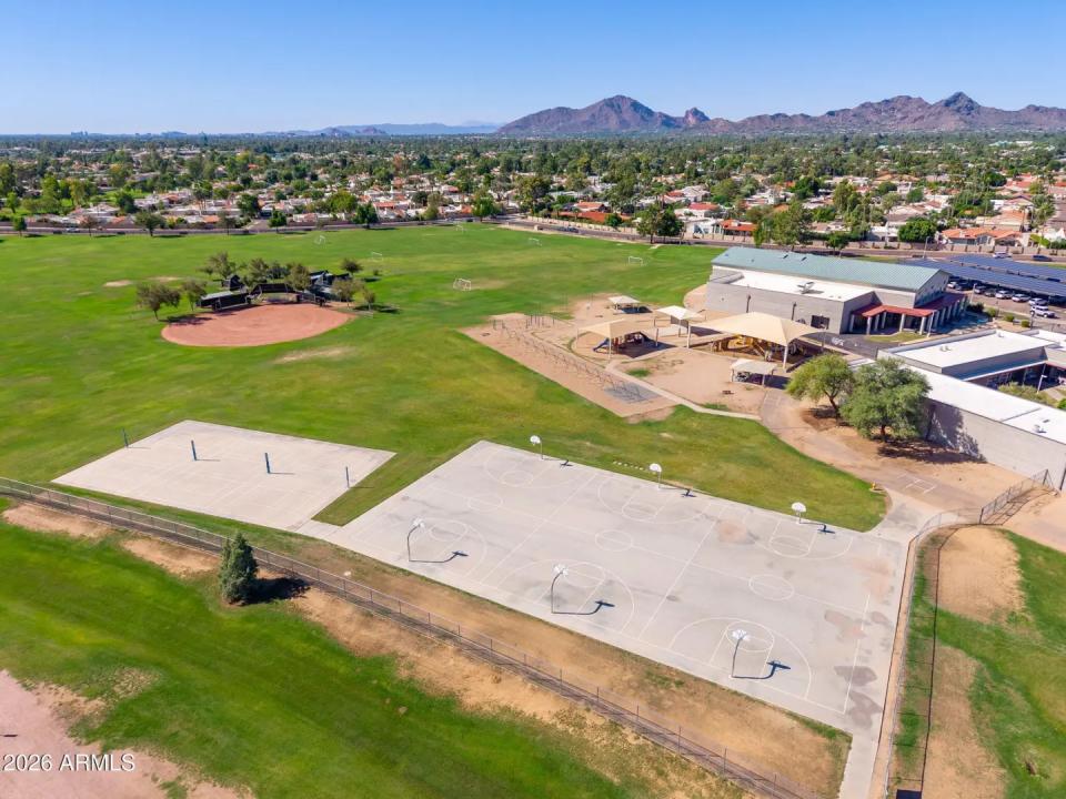 Real Estate Picture 44
