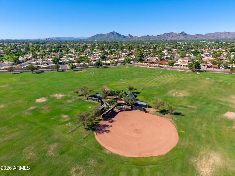 Real Estate Picture 45