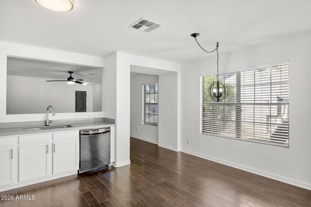 Real Estate Picture 3
