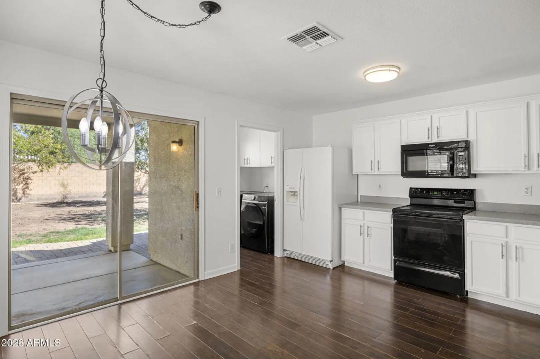 Real Estate Picture 5