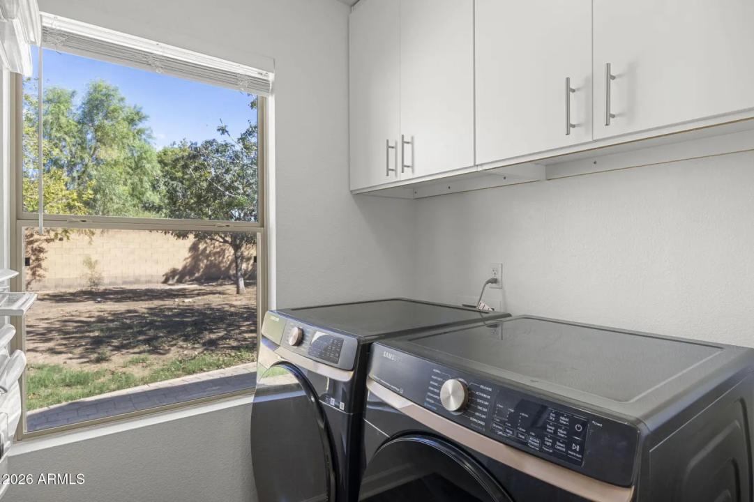 Real Estate Picture 6