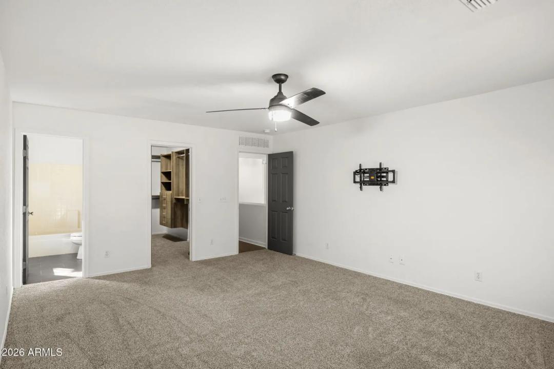 Real Estate Picture 8