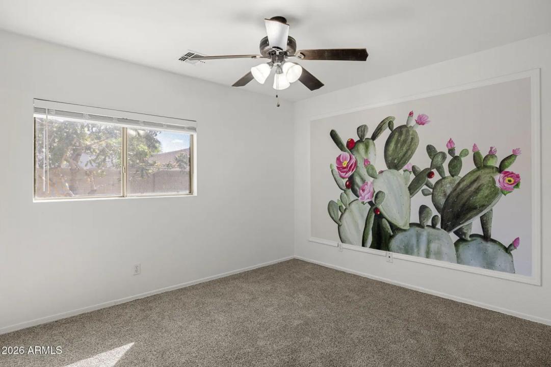 Real Estate Picture 12