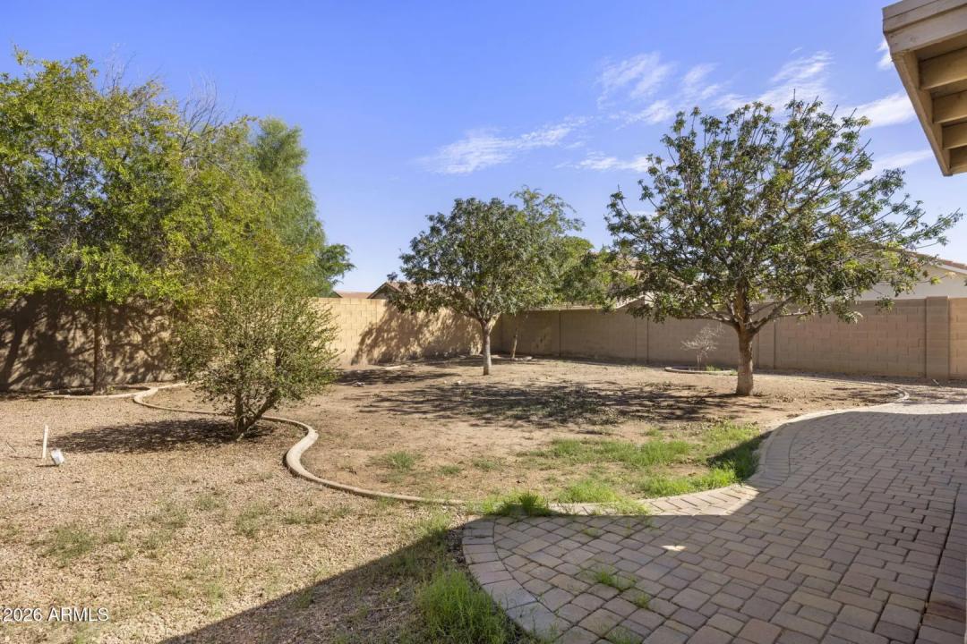 Real Estate Picture 16