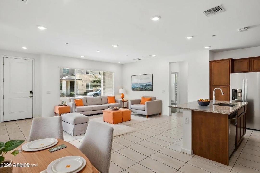 Real Estate Picture 6