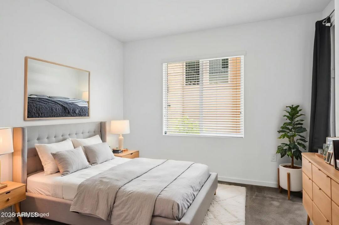 Real Estate Picture 14