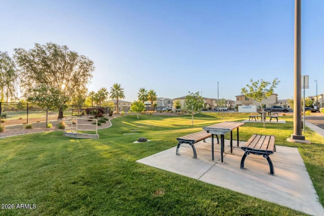 Real Estate Picture 20