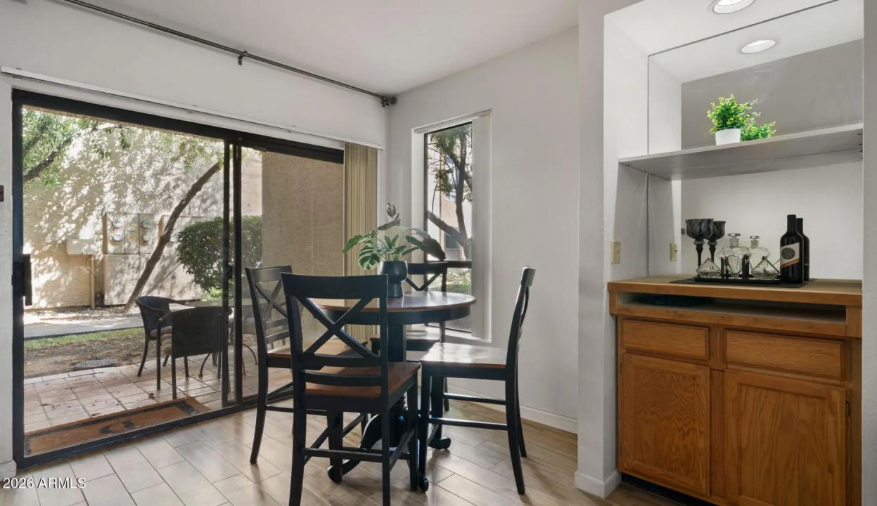 Real Estate Picture 7