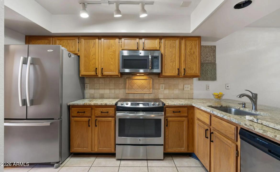 Real Estate Picture 4
