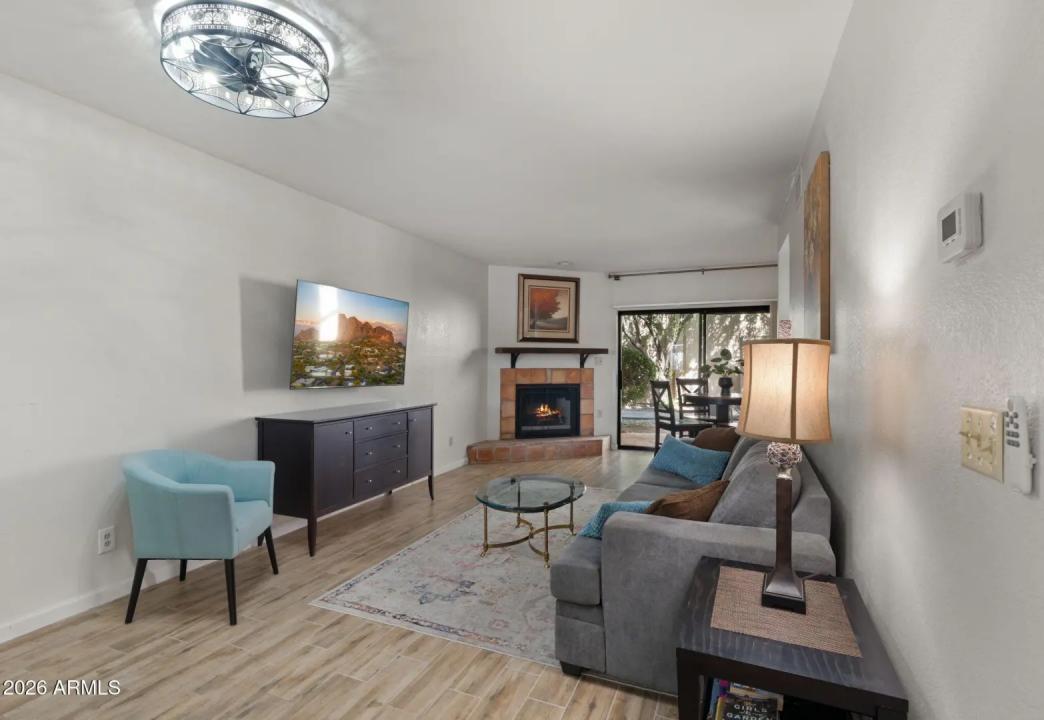 Real Estate Picture 3